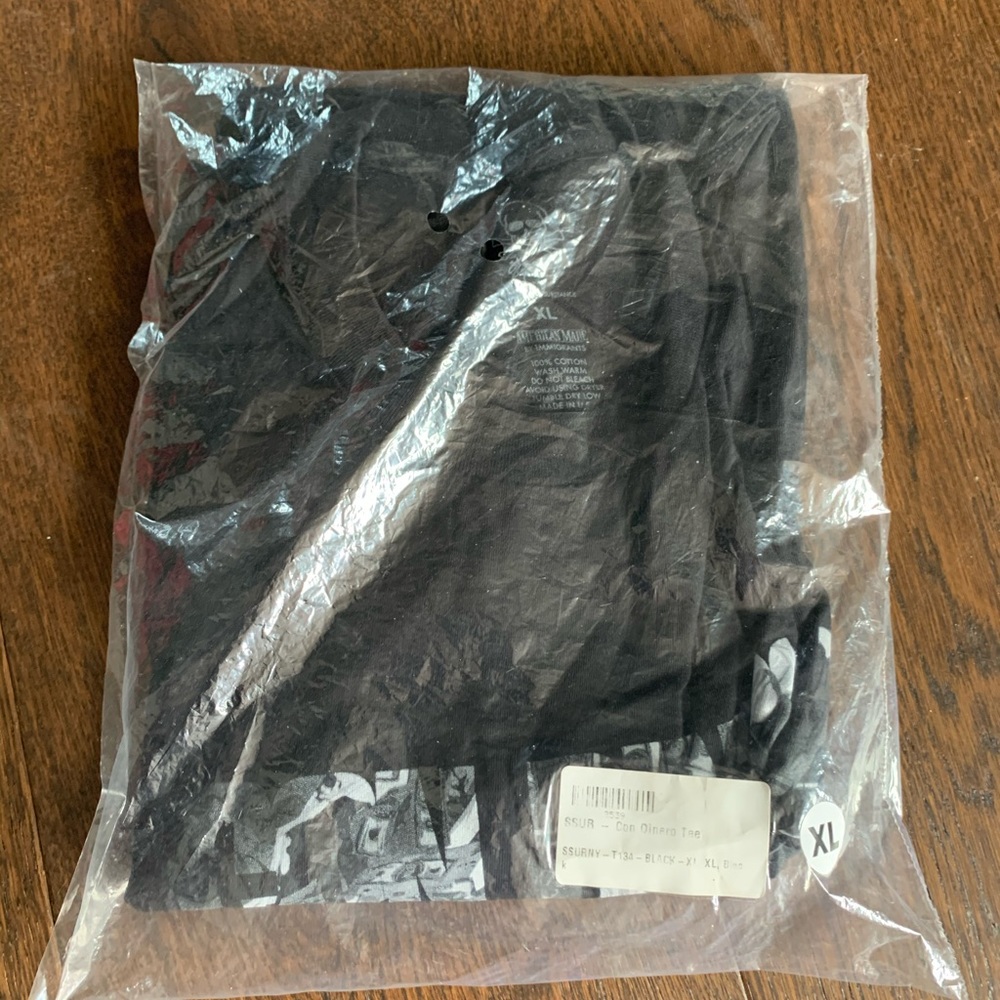 Brand new black con dinero xl men’s T-shirt